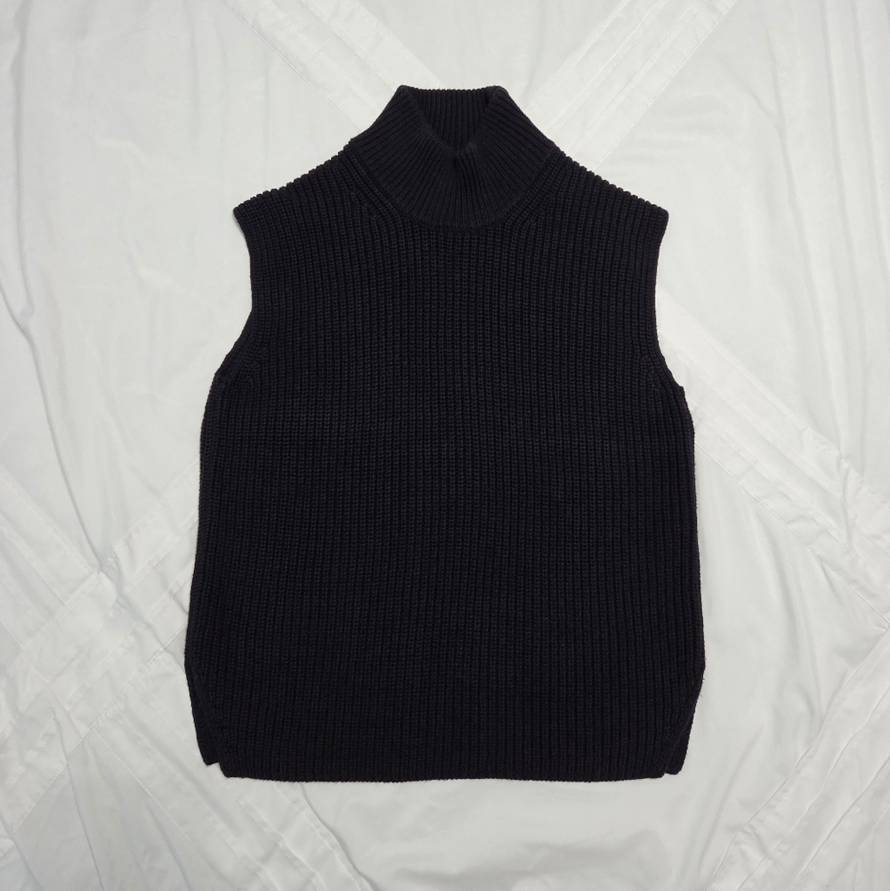 Abercrombie Cotton Blend Mock Neck Sweater Vest